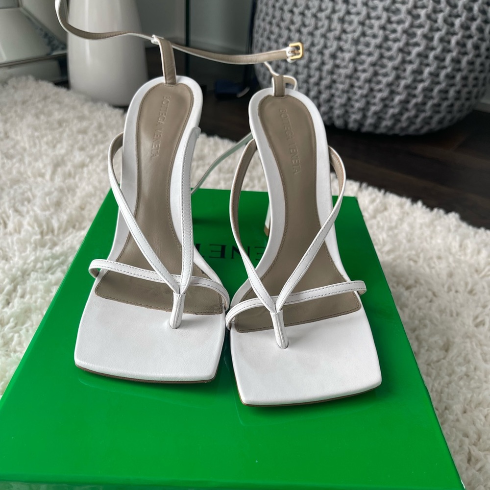White bottega